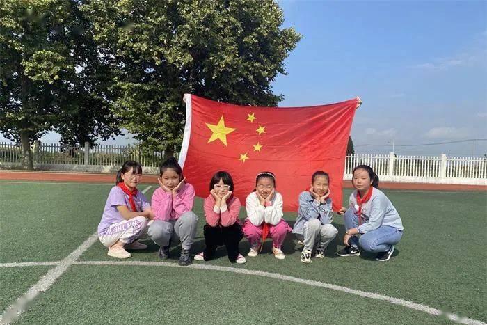 小米机皇玩清仓,骁龙8G2+2K屏幕+IP68防水,徕卡影调太绝了!